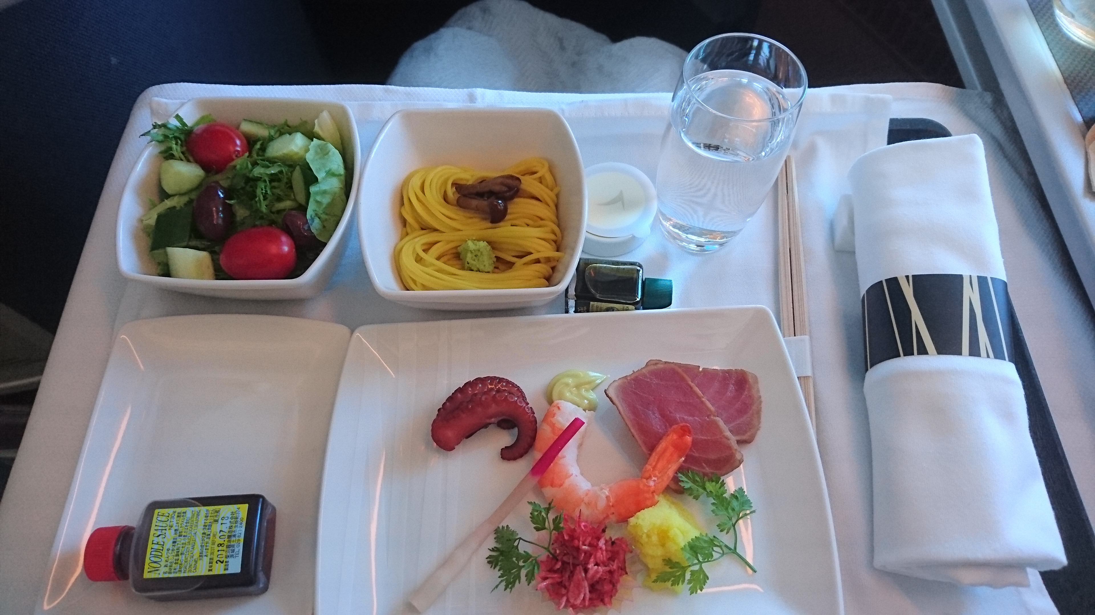 キャセイパシフィック Cx500 香港 成田 ビジネスクラス 機内食 29may18 飛行機とjalマイルとビジネスクラスの旅ブログ