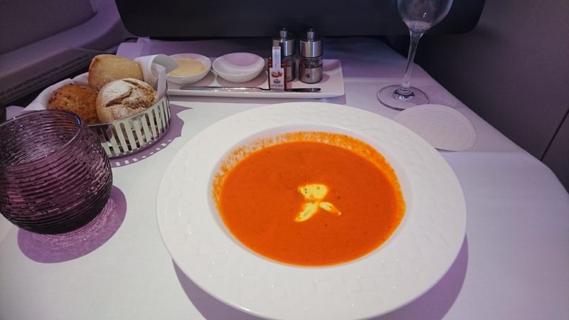 カタール航空　ビジネスクラス　機内食