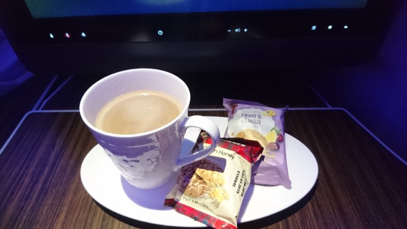 カタール航空　ビジネスクラス　機内食