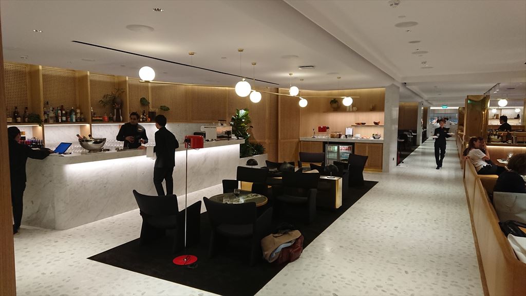 qantas first lounge singapore