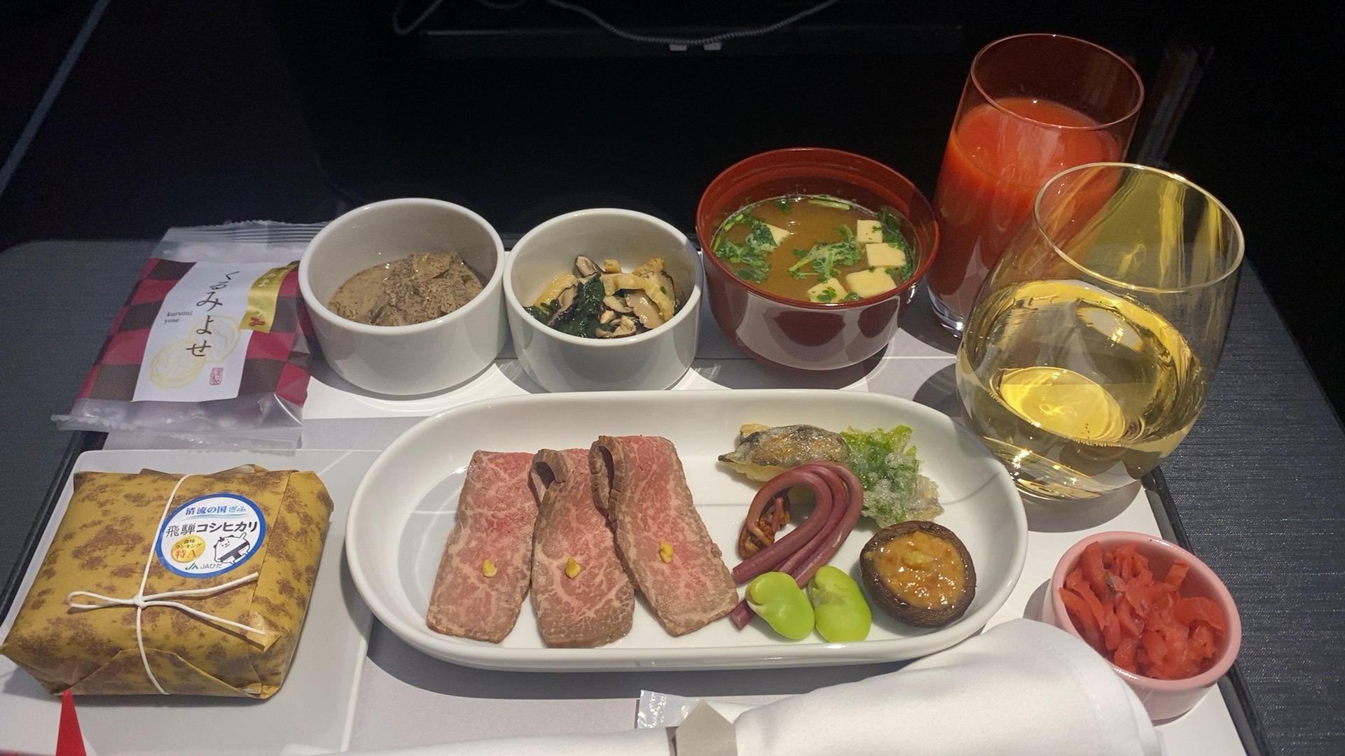 JAL JL9** 那覇 ～ 羽田 ファーストクラス機内食 **MAY20 | 飛行機とJALマイルとビジネスクラスの旅ブログ