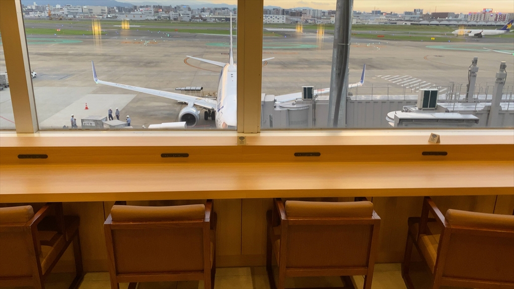 福岡空港 JAL サクララウンジ Sakura Lounge 20年08月訪問