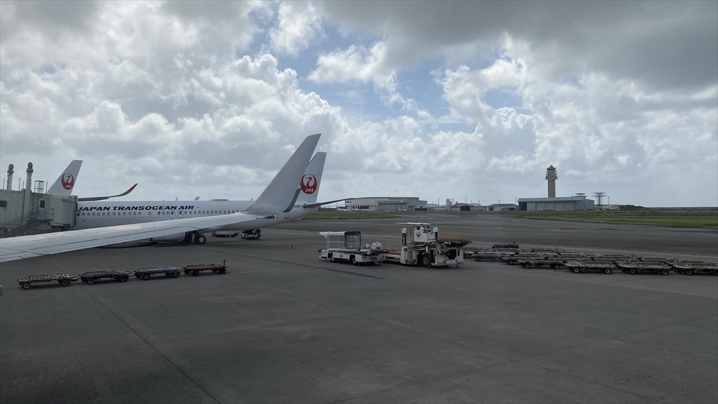 ボーイングB737-800型機 NU054 沖縄(那覇)～福岡 搭乗記 普通席06OCT21