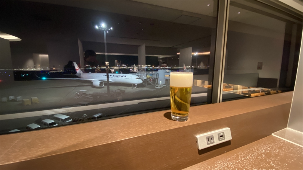 羽田空港 第一ターミナル 北ウィング JAL DIAMOND PREMIER LOUNGE 2022年元日訪問