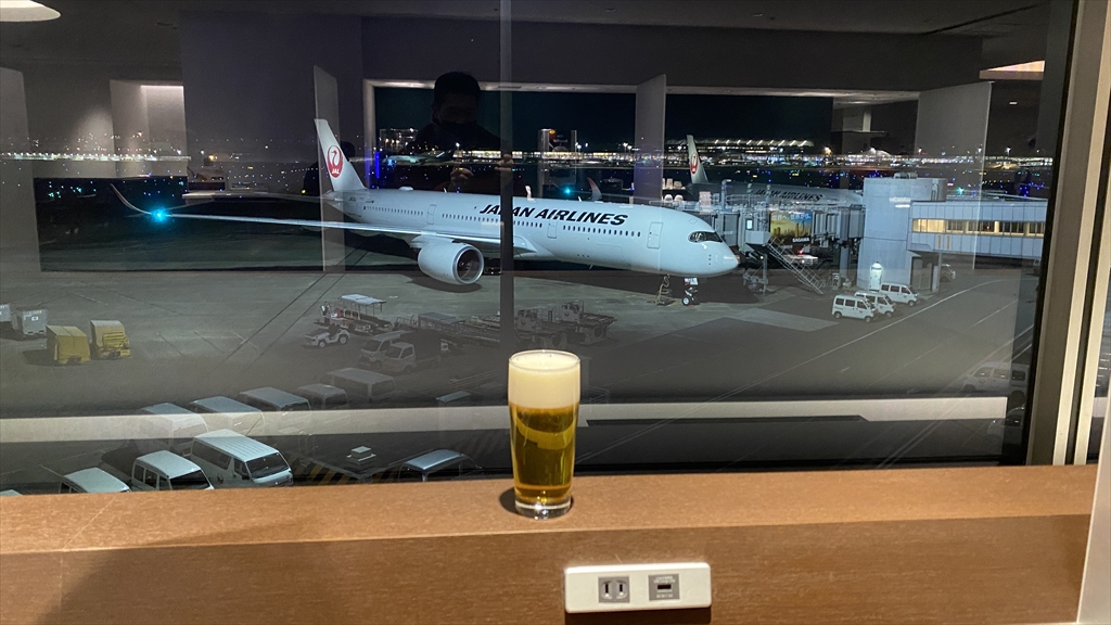 羽田空港 第一ターミナル 北ウィング JAL DIAMOND PREMIER LOUNGE 2022年元日訪問