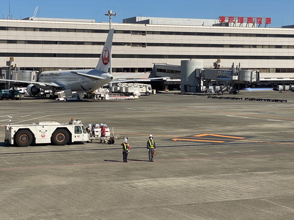 ボーイングB767-300ER型機 JL517 羽田～札幌(新千歳) 搭乗記 ファーストクラス 25FEB22