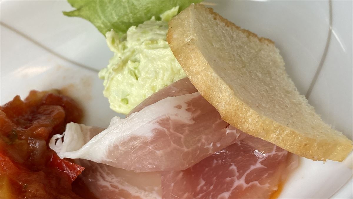 【機内食レポ】ボロネーゼのペンネ 洋食のランチ　JAL915 羽田～那覇 23MAY23