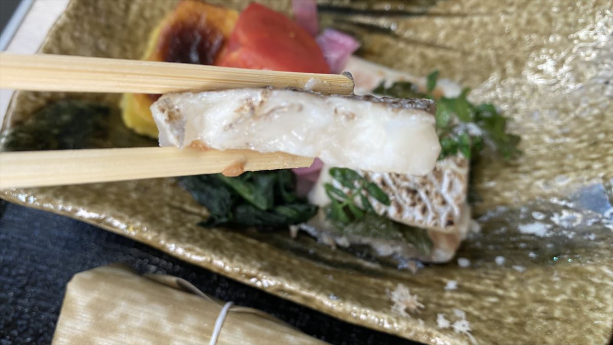 【機内食レポ】お魚がメインのフミコの和食 JALビジネスクラスのアラカルト機内食 23年6月