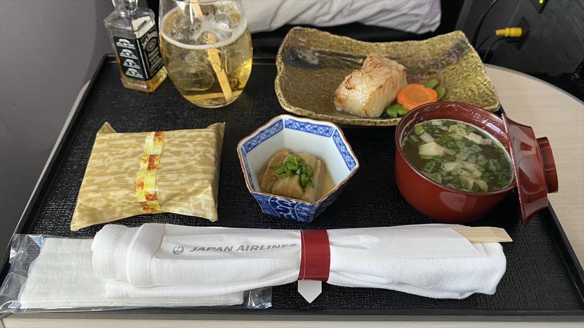 【機内食レポ】JAL長距離ビジネス アラカルトの機内食レポ５ 23年6月
