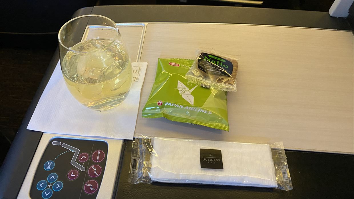  【機内食レポ】和食の朝食 JALビジネスクラス OCT23 こちらです。