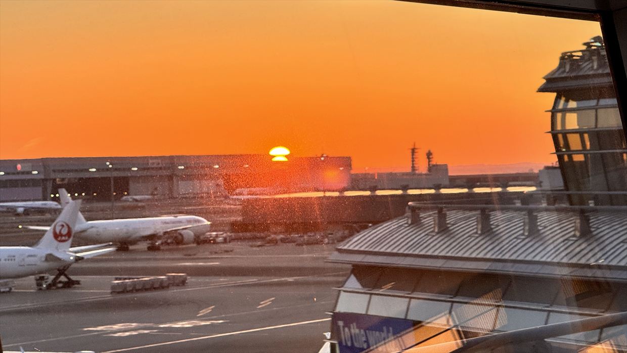 2025年元旦 羽田空港 ターミナル3 JALファーストクラスラウンジ