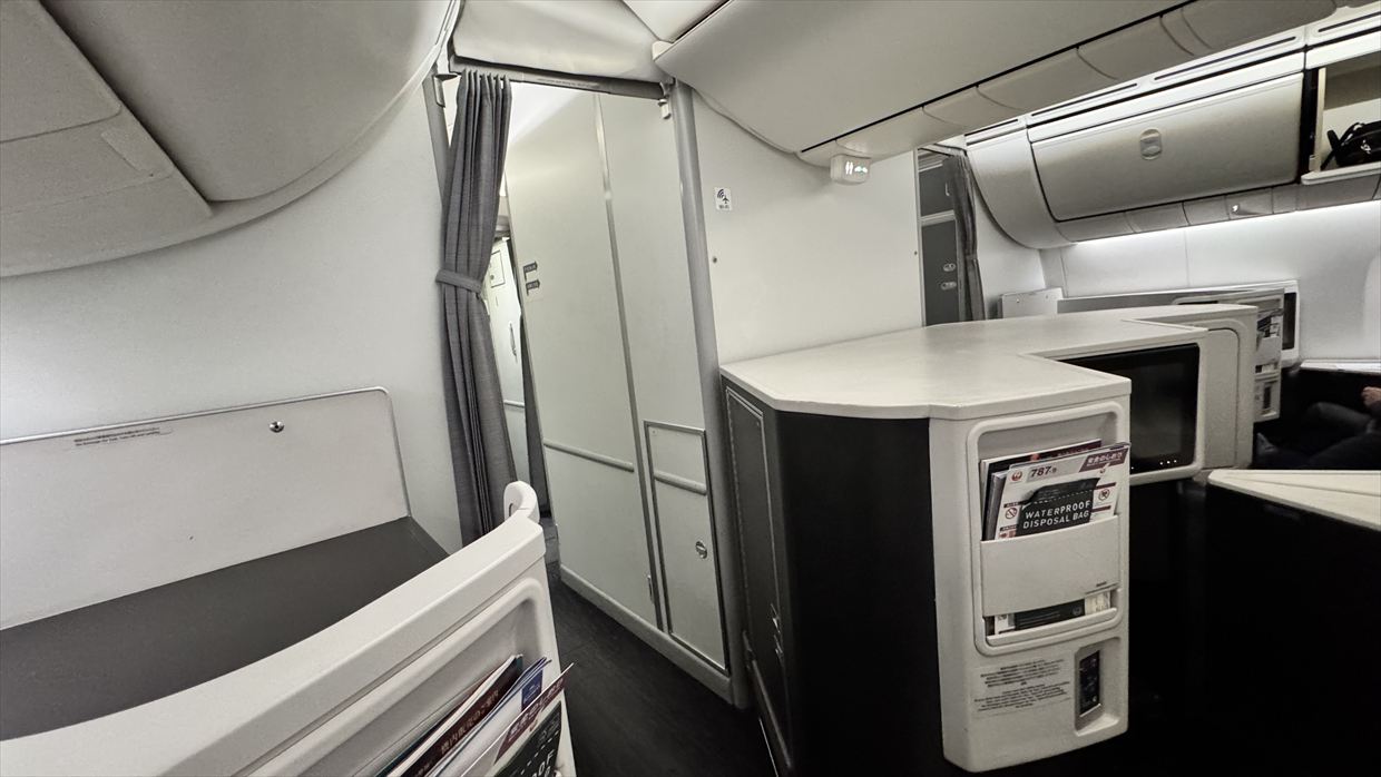 【フライトの様子】JAL95 羽田～金浦 18Feb25　ボーイングB787-900型機