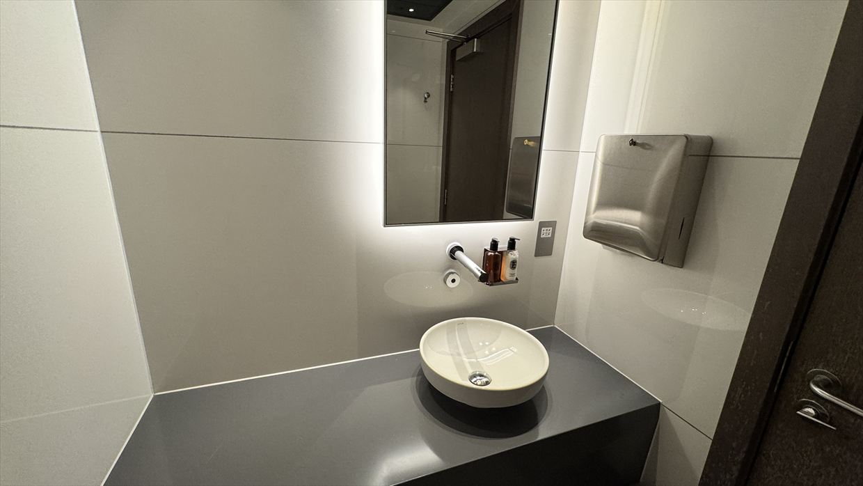 【ラウンジレポ】ロンドン・ヒースロー空港 ターミナル4 カタール航空 フリークエントフライヤーラウンジ 25年3月09日