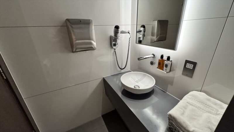 【ラウンジレポ】ロンドン・ヒースロー空港 ターミナル4 カタール航空 フリークエントフライヤーラウンジ 25年3月09日