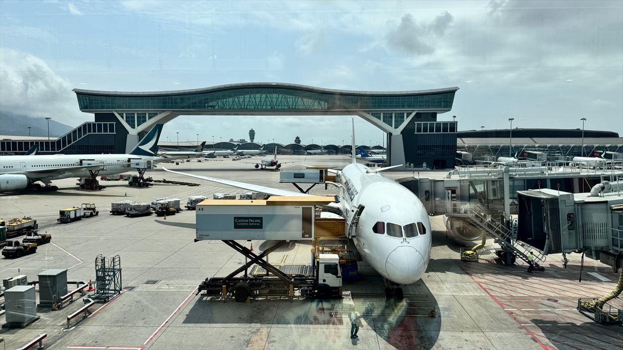 【ラウンジレポ】ラウンジ巡りの旅 2日目香港空港編 キャセイパシフィック The Deck ビジネスクラス  25年4月