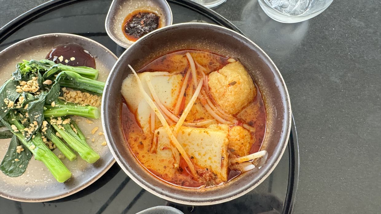 【ラウンジレポ】ラウンジ巡りの旅 2日目香港空港編 キャセイパシフィック The Deck ビジネスクラス 25年4月