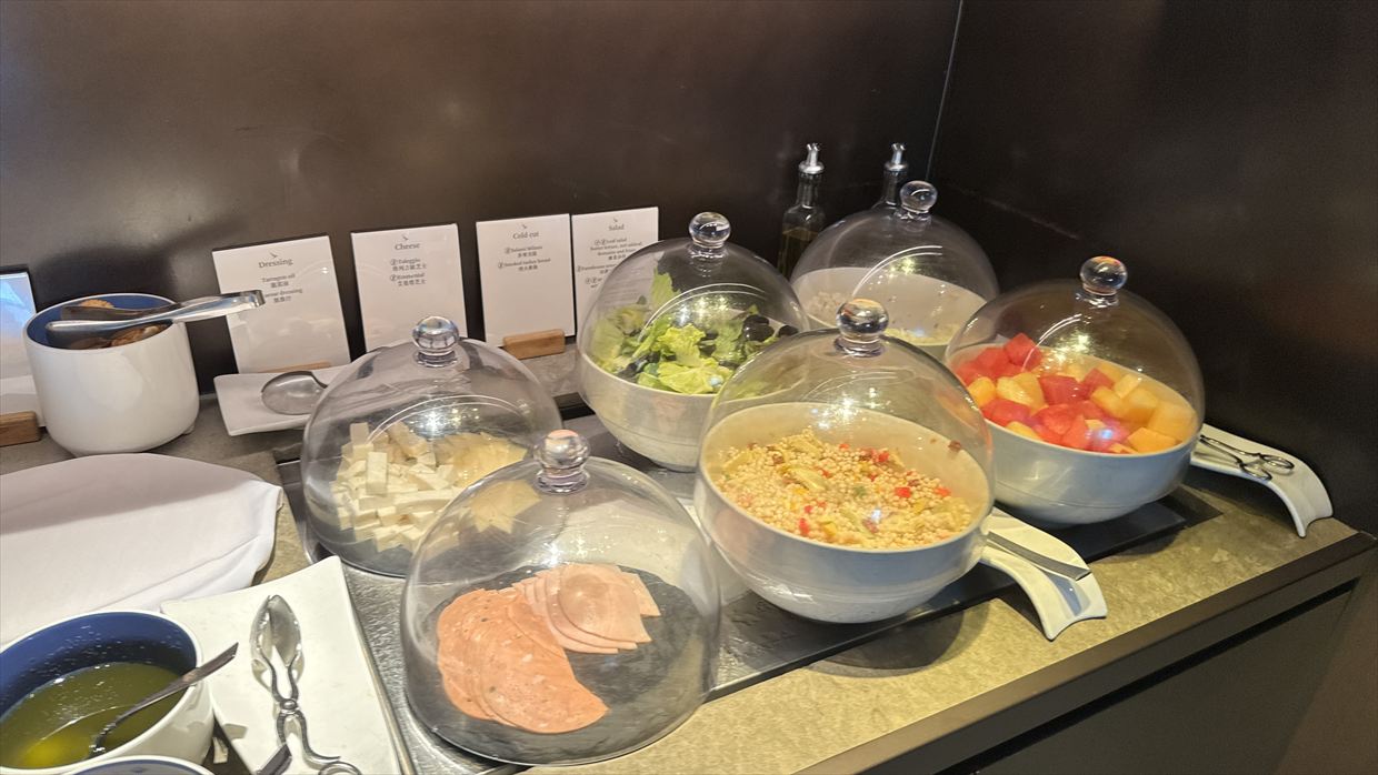 【ラウンジレポ】ラウンジ巡りの旅 2日目香港空港編 キャセイパシフィック The Deck ビジネスクラス  25年4月