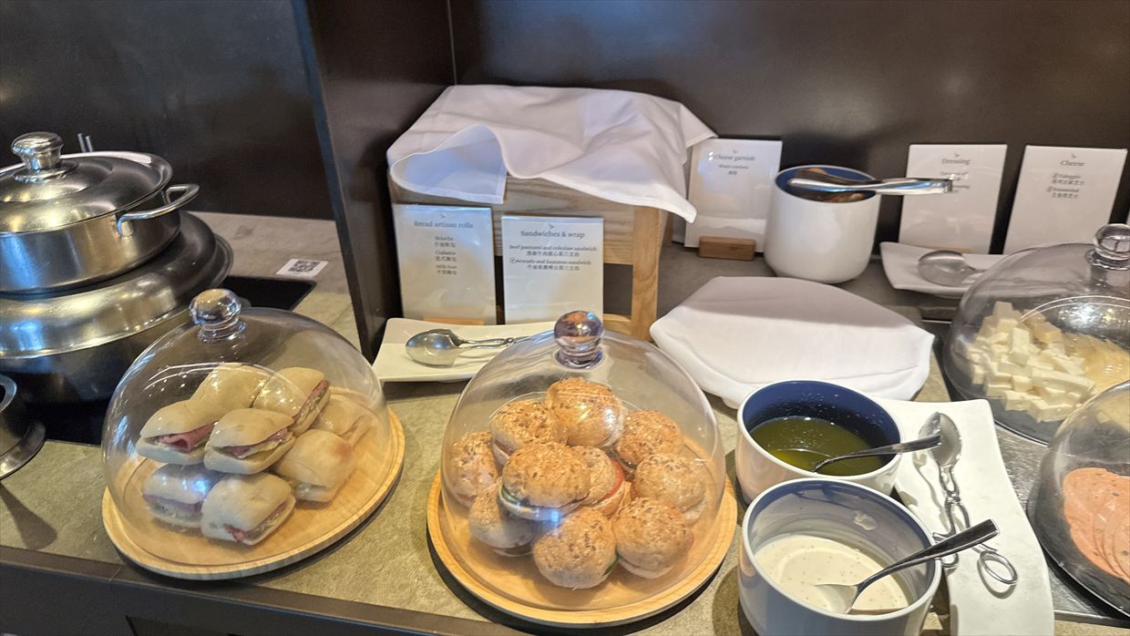 【ラウンジレポ】ラウンジ巡りの旅 2日目香港空港編 キャセイパシフィック The Deck ビジネスクラス  25年4月