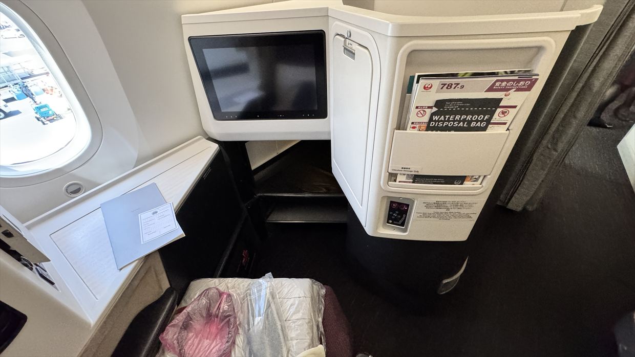 【フライトの様子】SKY SUITYEⅢ ビジネスクラス JAL39 羽田～デリー May25 B787-900型機