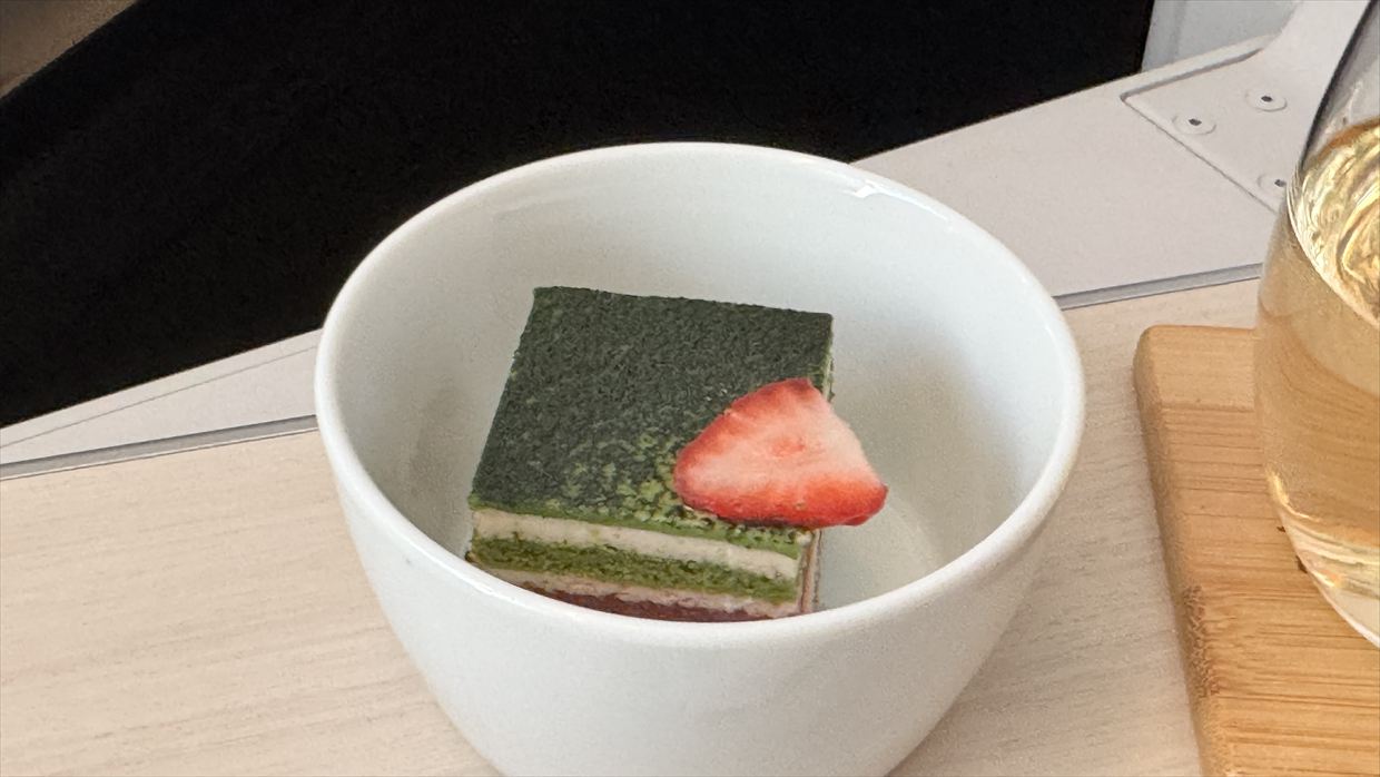 苺と抹茶のガトー クレーム・オ・ブール