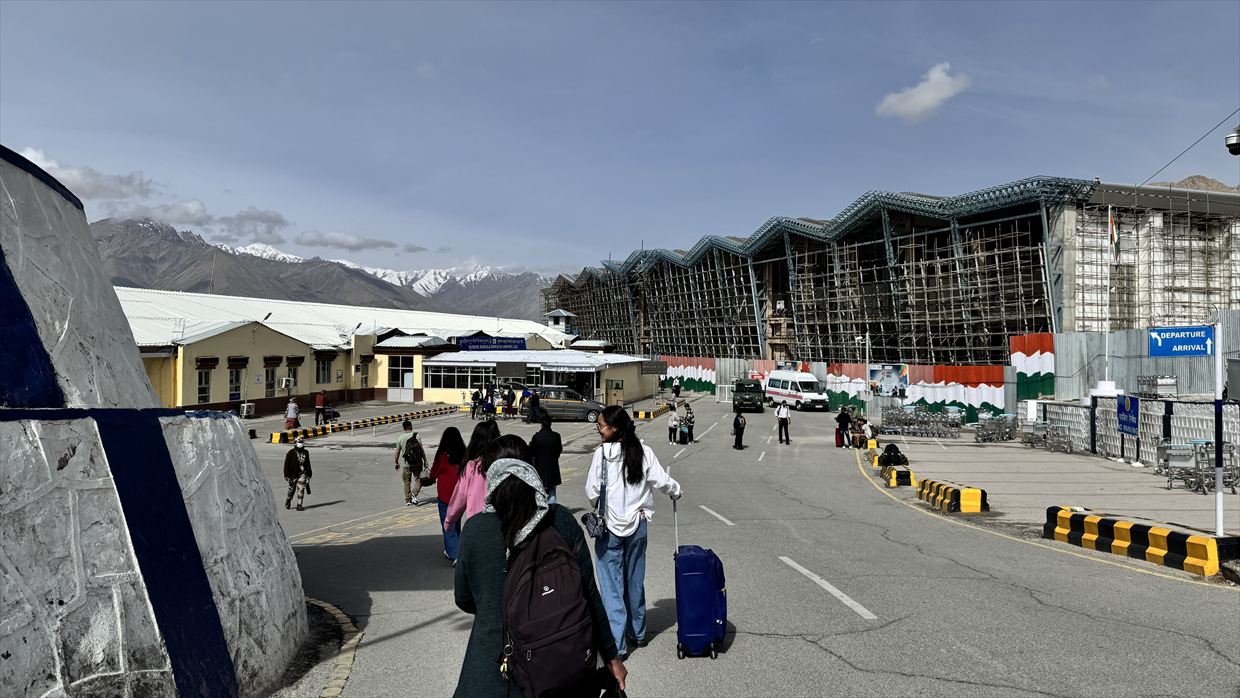 【フライトの様子とレーの観光風景】IndiGo航空 6E2015 レー～デリー May25 A320型機