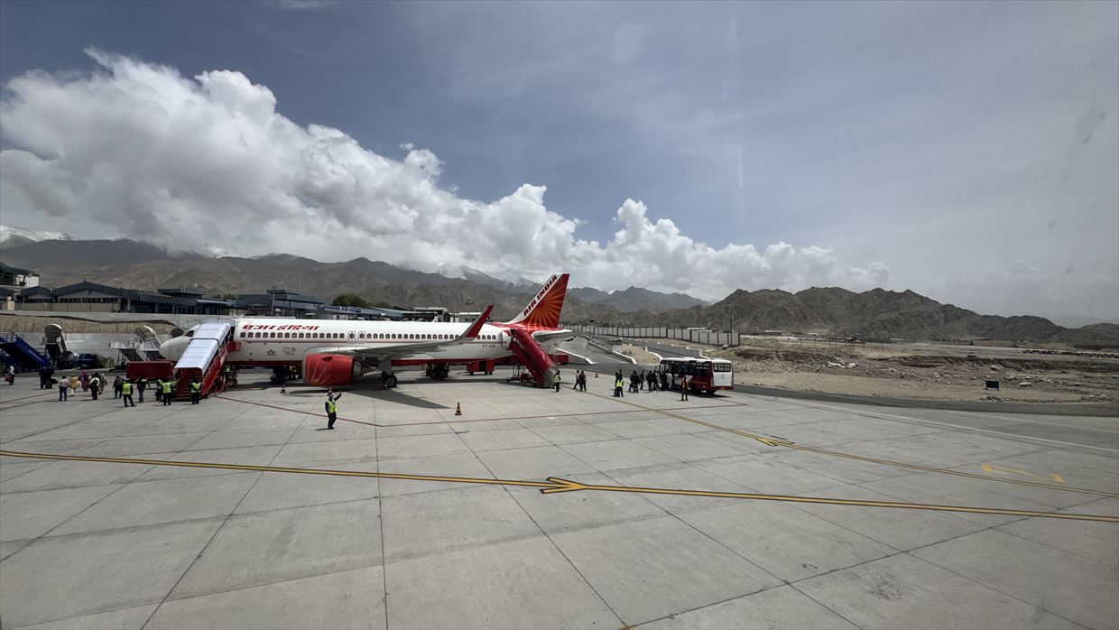 【フライトの様子とレーの観光風景】IndiGo航空 6E2015 レー～デリー May25 A320型機