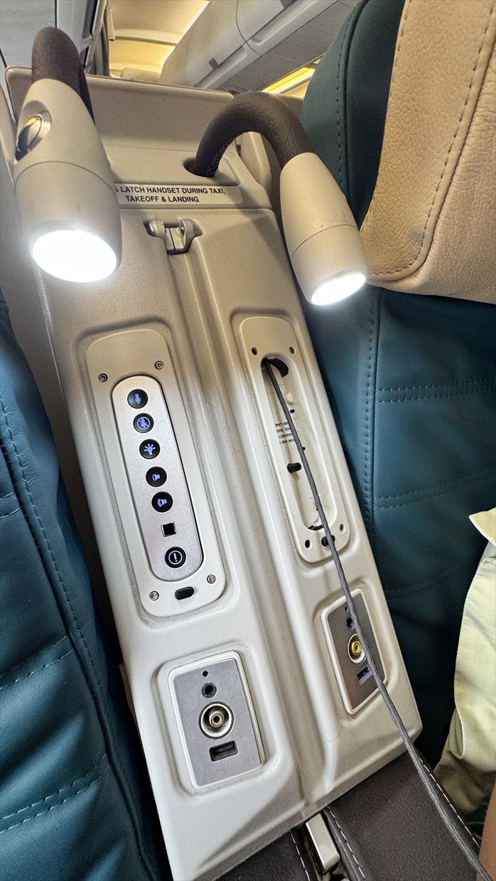 【フライトの様子】UL455 成田～コロンボ Jul25 A330-200型機 ビジネスクラス 大遅延。