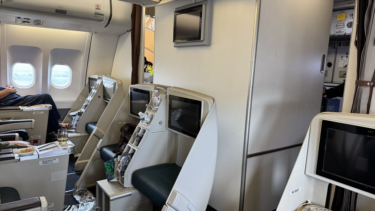 【フライトの様子】UL455 成田～コロンボ Jul25 A330-200型機 ビジネスクラス 大遅延。