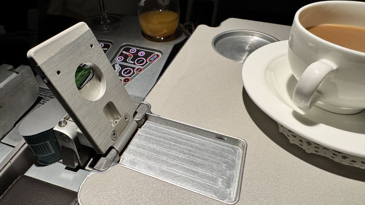 【フライトの様子】UL455 成田～コロンボ Jul25 A330-200型機 ビジネスクラス 大遅延。