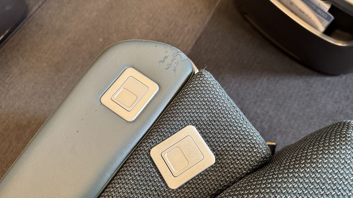 【フライトの様子】CX527 成田~香港 Sep25 A350-900 ビジネスクラス 出発3時間の遅延。