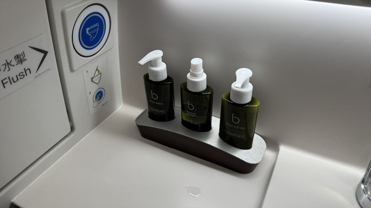 【フライトの様子】CX527 成田~香港 Sep25 A350-900 ビジネスクラス 出発3時間の遅延。