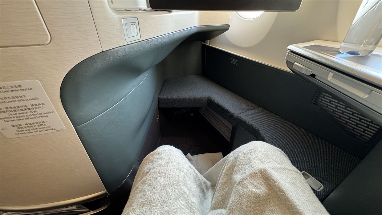 【フライトの様子】CX527 成田~香港 Sep25 A350-900 ビジネスクラス 出発3時間の遅延。