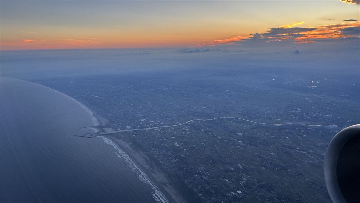 【フライトの様子】CX527 成田~香港 Sep25 A350-900 ビジネスクラス 出発3時間の遅延。