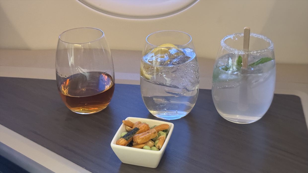 【フライトの様子】CX527 成田~香港 Sep25 A350-900 ビジネスクラス 出発3時間の遅延。