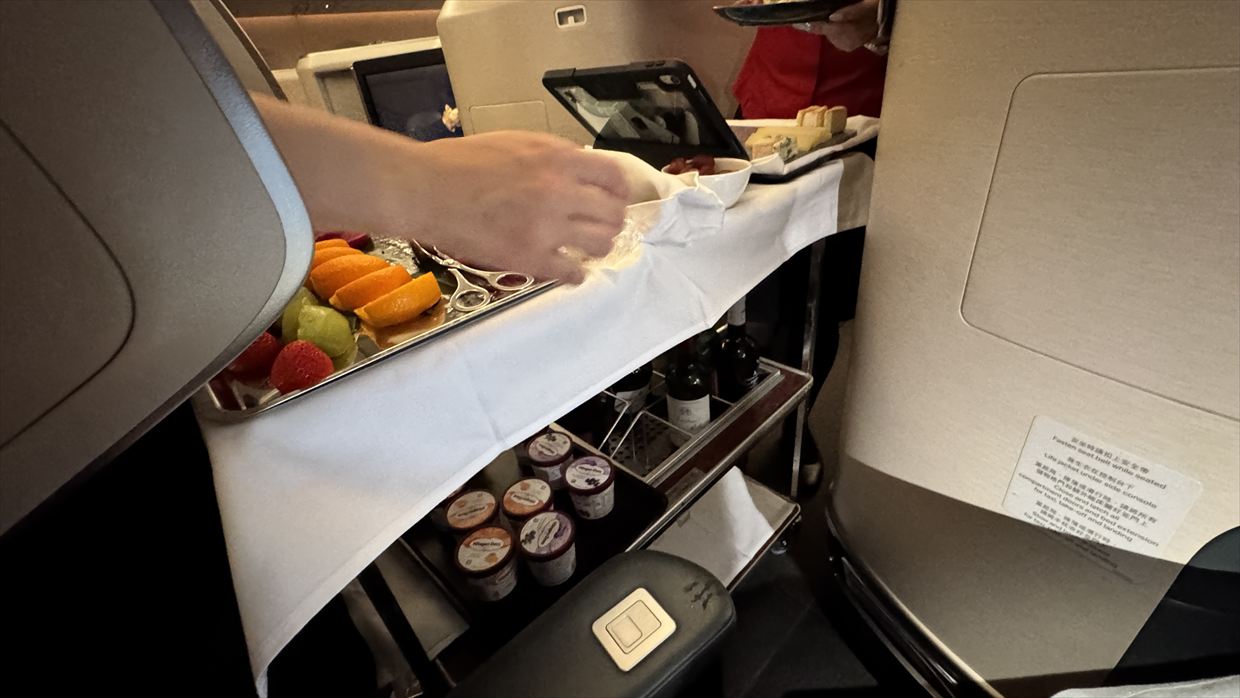 【フライトの様子】CX527 成田~香港 Sep25 A350-900 ビジネスクラス 出発3時間の遅延。