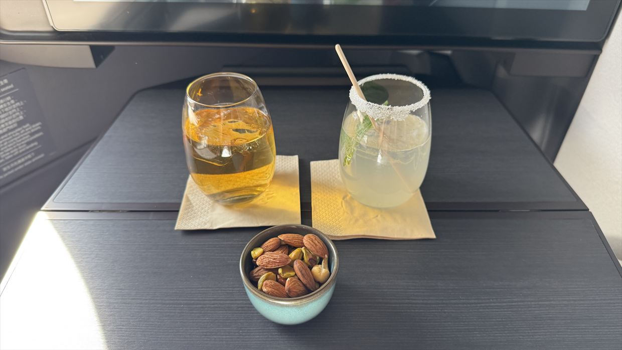 【機内食レポ】香港～シドニー CX162便 ビジネスクラス メイン以降の食事 25年09月