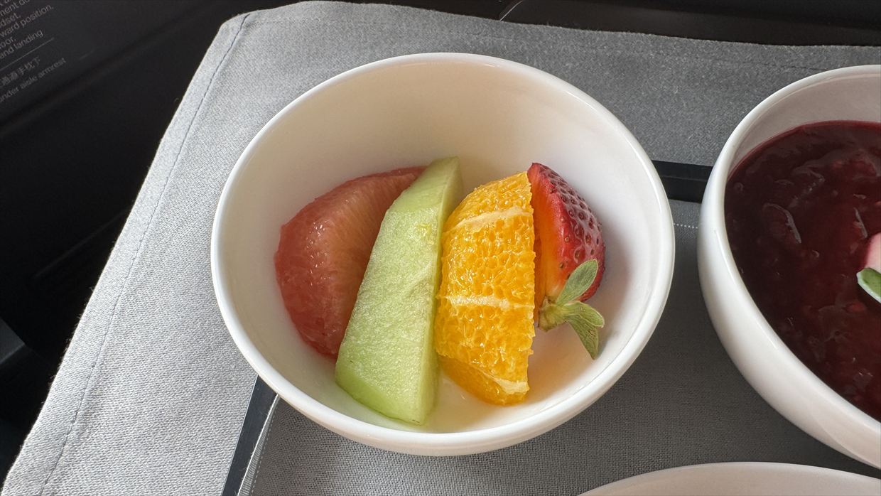 【機内食レポ】香港～シドニー CX162便 ビジネスクラス メイン以降の食事 25年09月