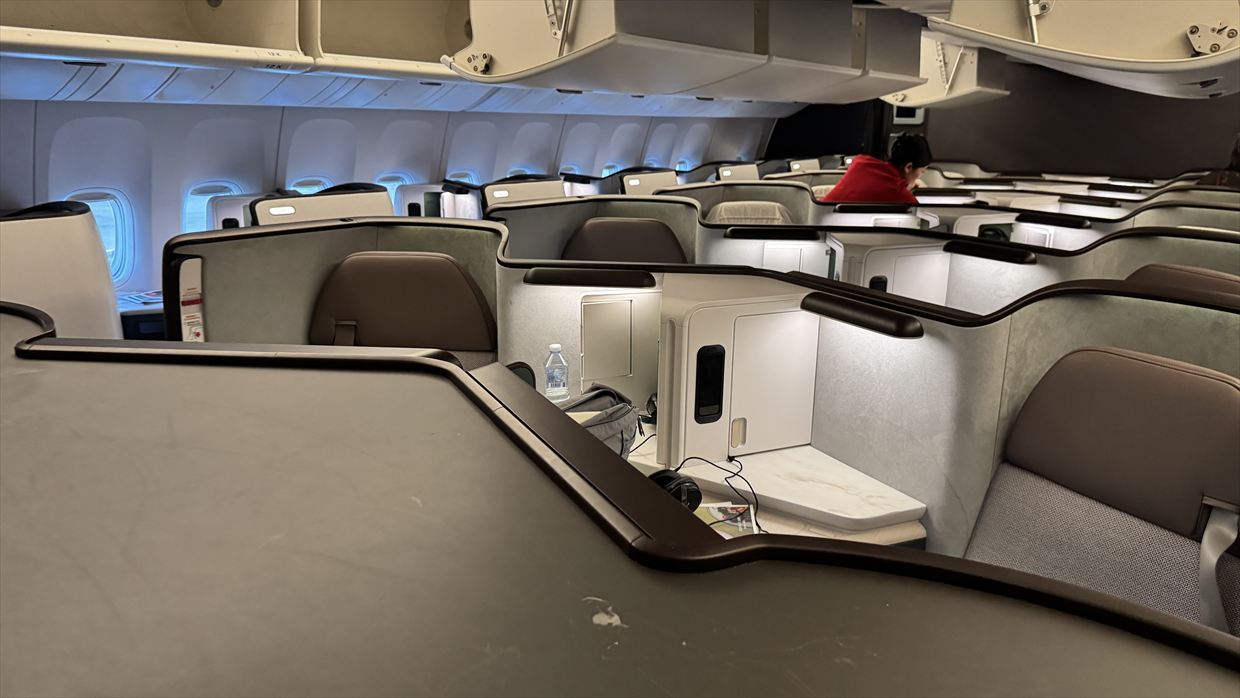 【フライトの様子】ARIA SUITE ビジネスクラス CX162 シドニー～香港 Sep25