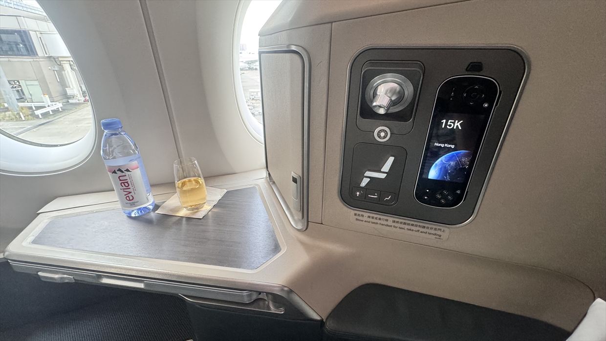 【フライトの様子】CX527 成田～香港 18Sep24　エアバスA350-900 ビジネスクラス