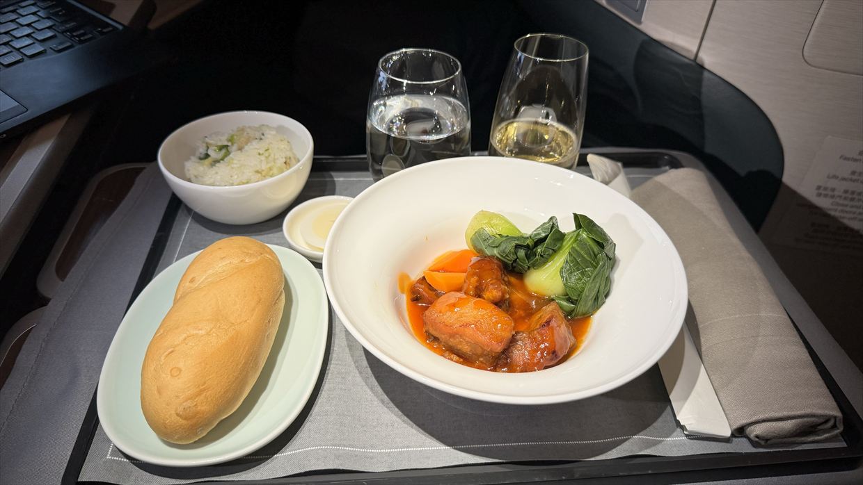 【機内食レポ】香港～マドリード CX321便 ビジネスクラス 1食目 24年09月19日