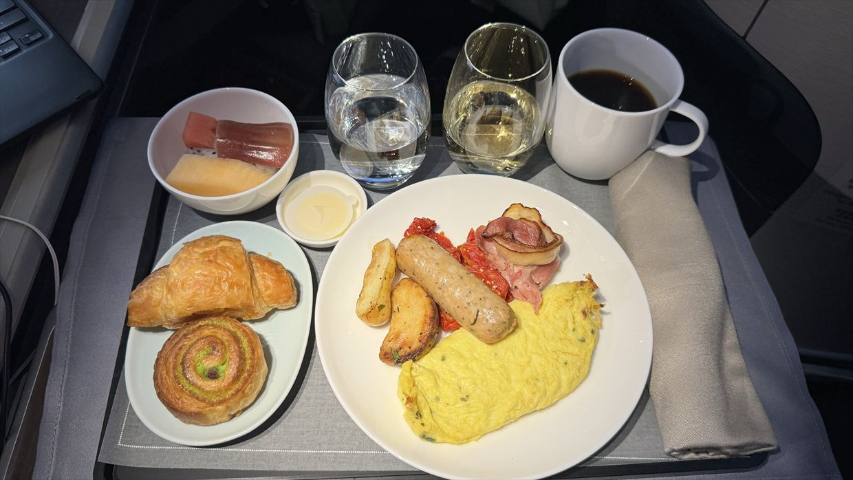 【機内食レポ】香港～マドリード CX321便 ビジネスクラス 1食目 24年09月19日