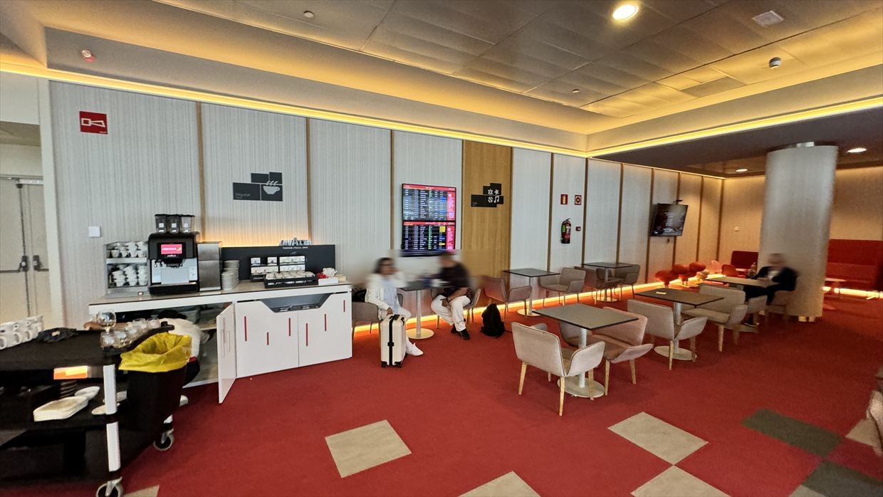 【ラウンジレポ】マドリード バラハス空港 T4サテライト イベリア航空 Premium Lounge Velázquez 25Sep25