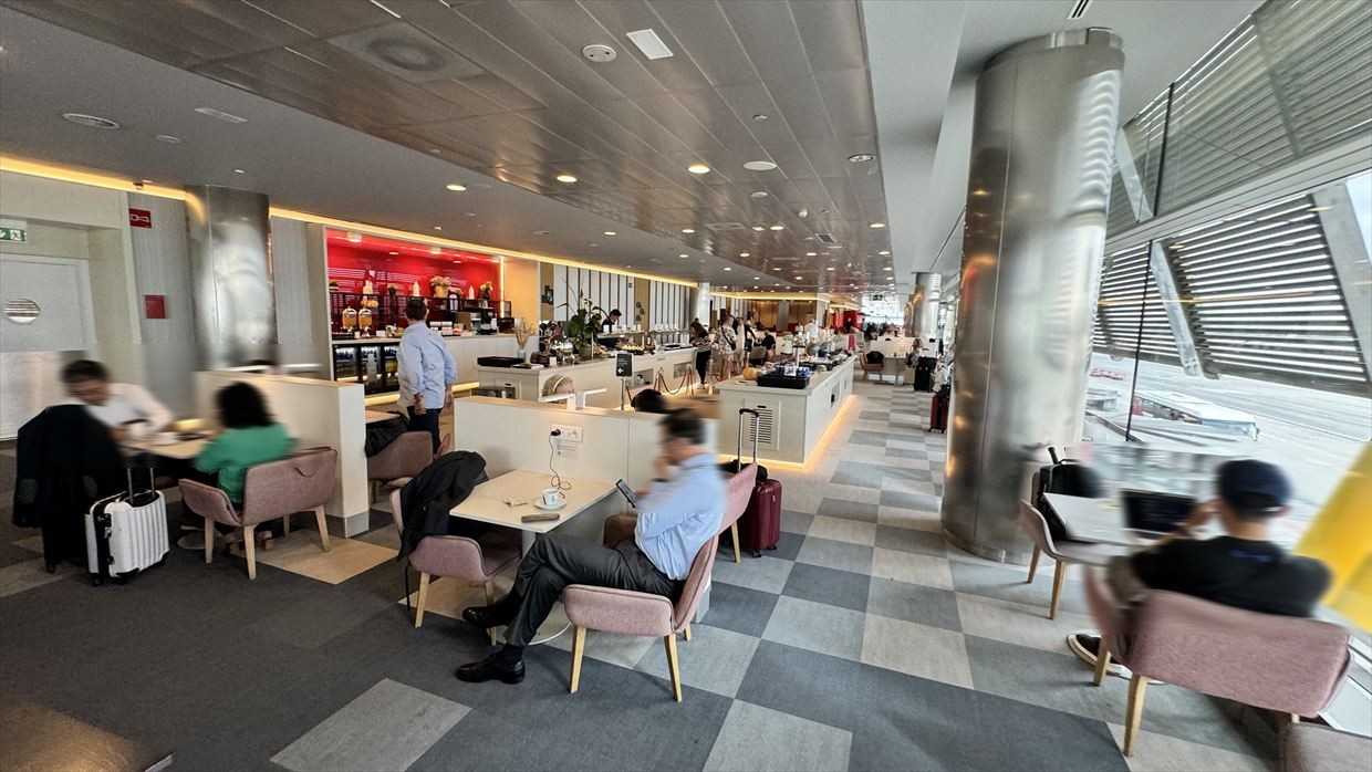 【ラウンジレポ】マドリード バラハス空港 T4サテライト イベリア航空 Premium Lounge Velázquez 25Sep25