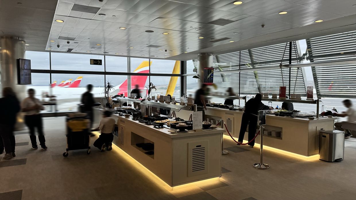 【ラウンジレポ】マドリード バラハス空港 T4サテライト イベリア航空 Premium Lounge Velázquez 25Sep25