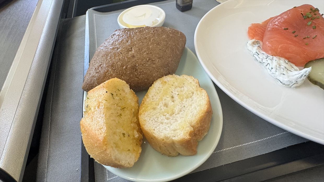 【機内食レポ】マドリード～香港 CX372便 ビジネスクラス 1食目ランチ 24年09月25日