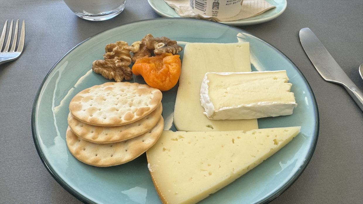 【機内食レポ】マドリード～香港 CX372便 ビジネスクラス 1食目ランチ 24年09月25日