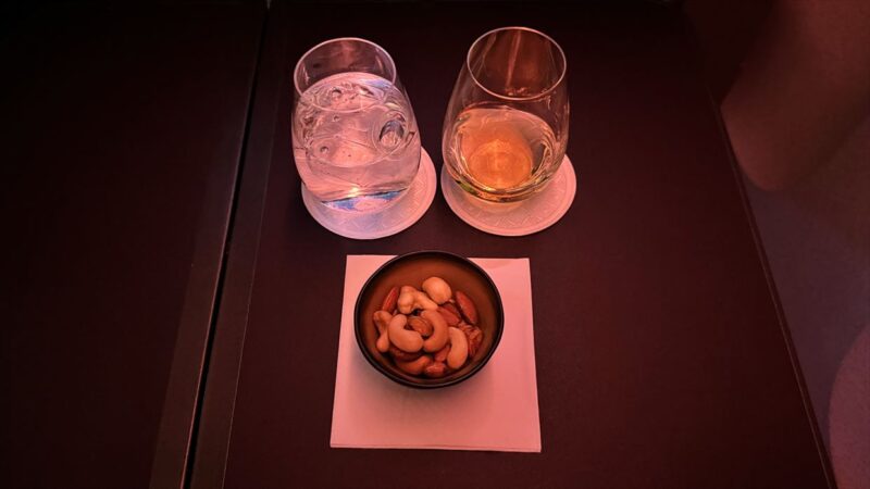 【機内食レポ】ドーハ~成田 QR806便 カタール航空 ビジネス Q Suite 24年11月05日