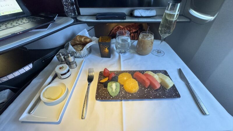 【機内食レポ】ドーハ~成田 QR806便 カタール航空 ビジネス Q Suite 24年11月05日