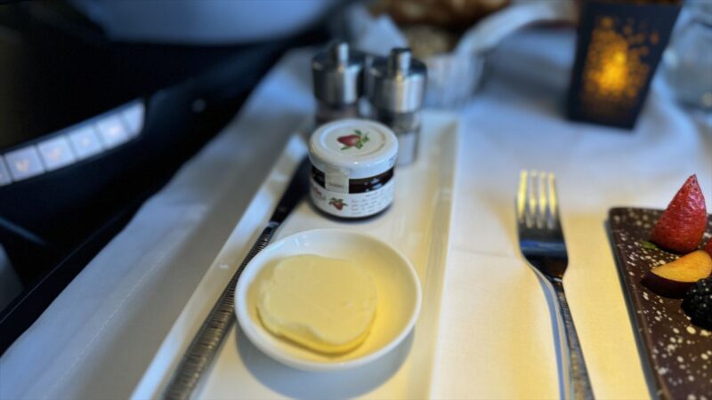 【機内食レポ】ドーハ~成田 QR806便 カタール航空 ビジネス Q Suite 24年11月05日