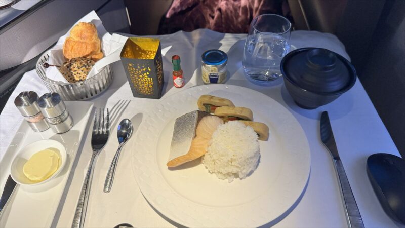 【機内食レポ】ドーハ~成田 QR806便 カタール航空 ビジネス Q Suite 24年11月05日